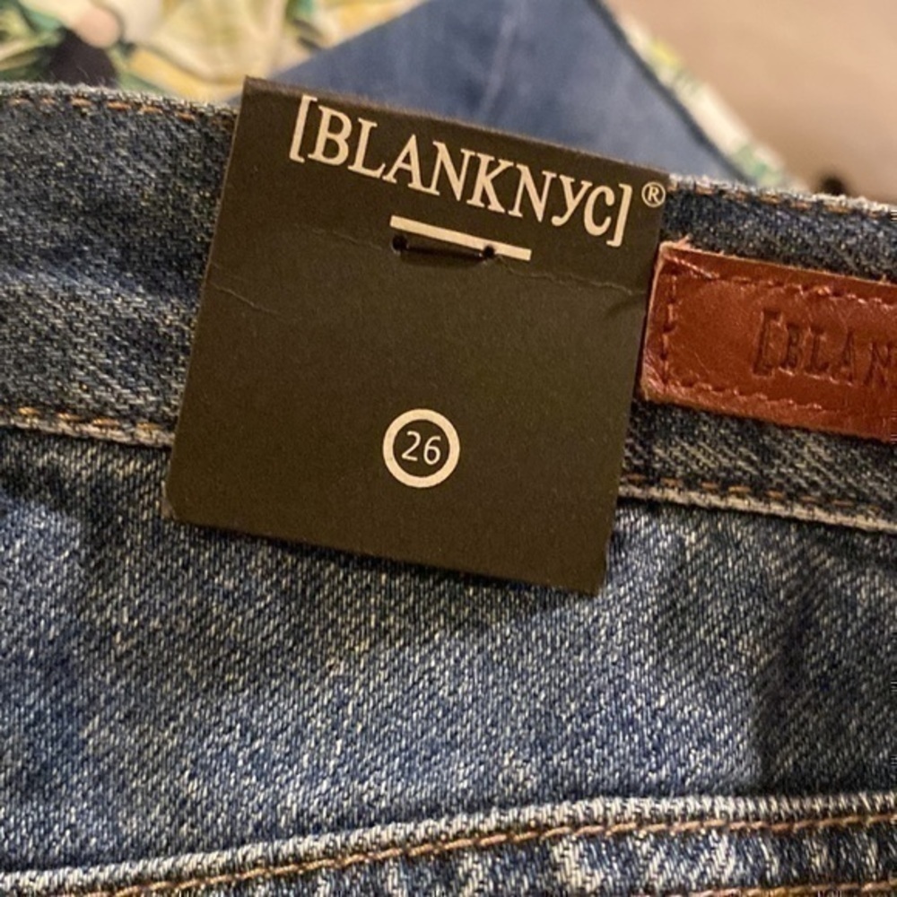 Blank Nyc Zip Front Raw Hem Denim Miniskirt In People Champ Blue NEW w/tags (26) - Picture 8 of 12